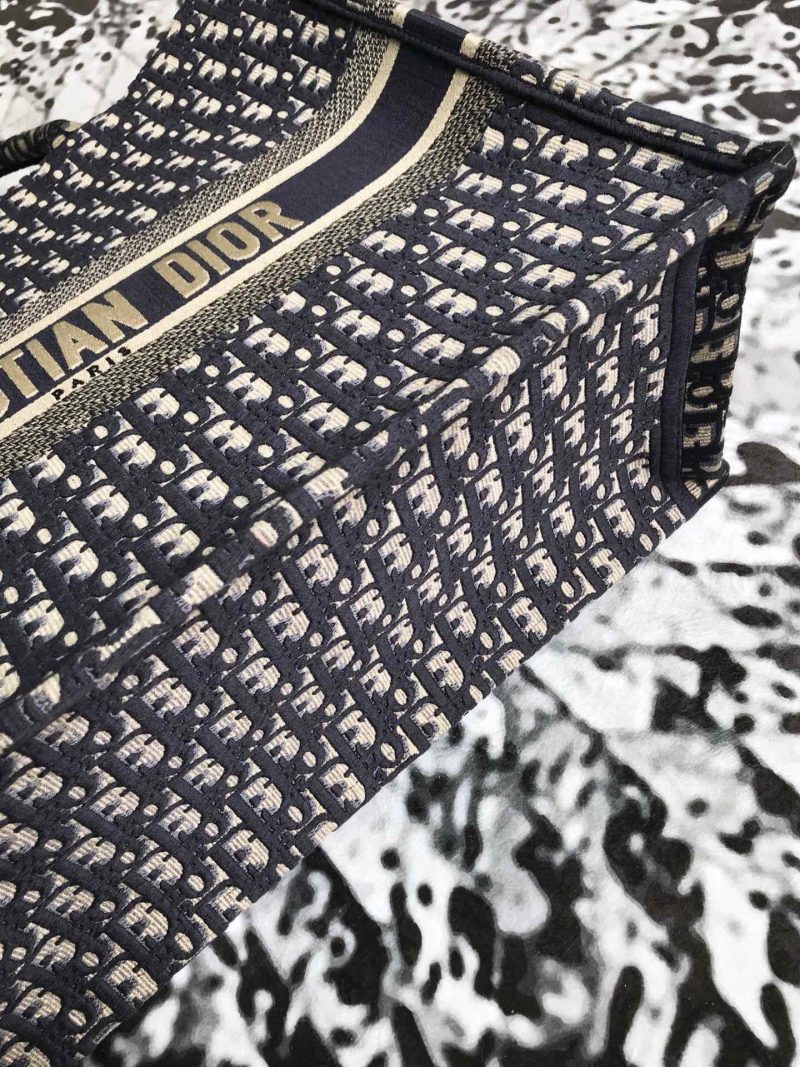 DIOR ‘Book Tote’ DIOR Oblique Canvas BagJOJOKKREPLICAS | High Quality Replica Watches & Bags
