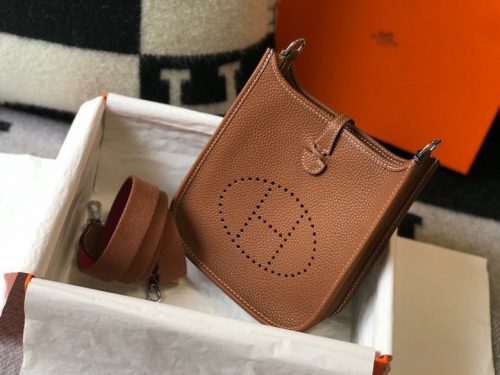 HERMÈS Mini ‘Évelyne’ TPM III 17 Shoulder BagJOJOKKREPLICAS | High Quality Replica Watches & Bags