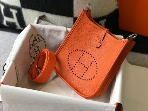 HERMÈS Mini ‘Évelyne’ TPM III 17 Shoulder BagJOJOKKREPLICAS | High Quality Replica Watches & Bags