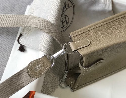 HERMÈS Mini ‘Évelyne’ TPM III 17 Shoulder BagJOJOKKREPLICAS | High Quality Replica Watches & Bags