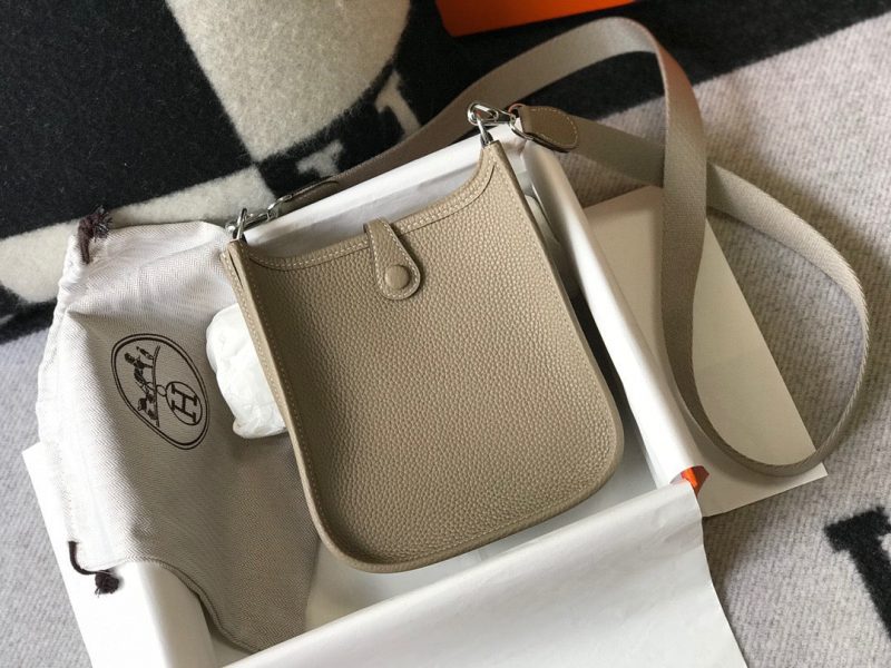 HERMÈS Mini ‘Évelyne’ TPM III 17 Shoulder BagJOJOKKREPLICAS | High Quality Replica Watches & Bags