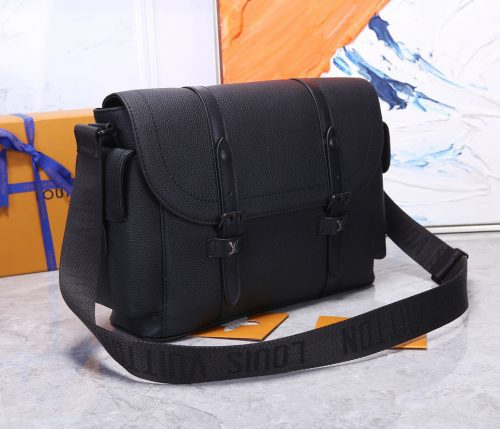 Louis Vuitton CHRISTOPHER MESSENGER BLACKJOJOKKREPLICAS | High Quality Replica Watches & Bags