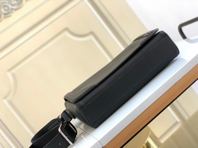 Louis Vuitton NEW FLAP MESSENGER BLACKJOJOKKREPLICAS | High Quality Replica Watches & Bags