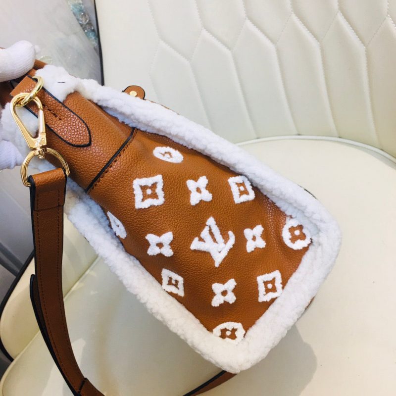 Louis Vuitton ON MY SIDE PM BROWNJOJOKKREPLICAS | High Quality Replica Watches & Bags
