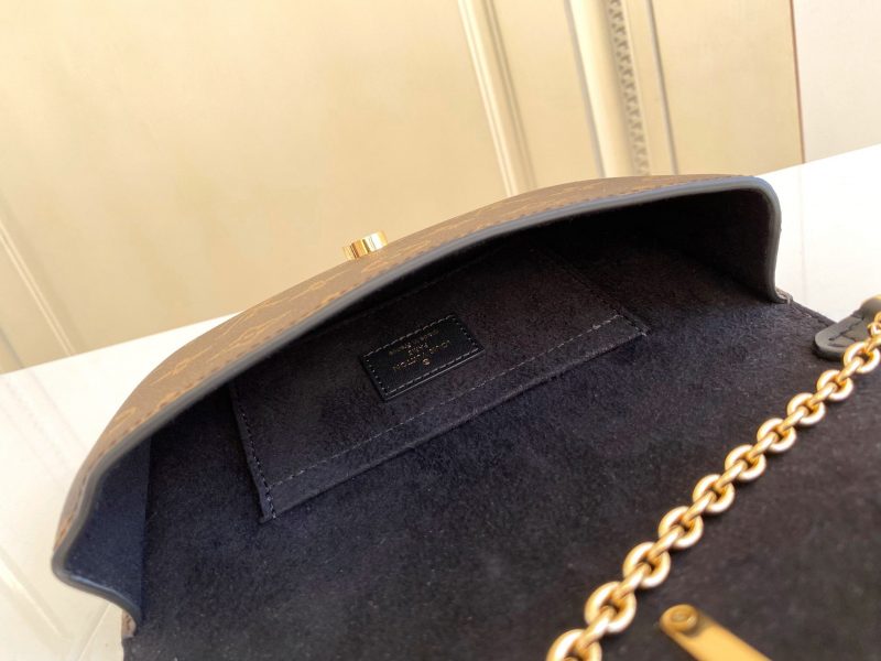 Louis Vuitton PADLOCK ON STRAP BLACK MONOGRAMJOJOKKREPLICAS | High Quality Replica Watches & Bags