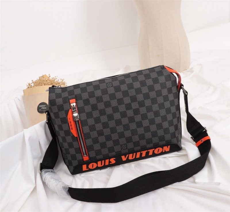 Louis Vuitton DAMIER COBALT RACE DISCOVERY MESSENGER PMJOJOKKREPLICAS | High Quality Replica Watches & Bags