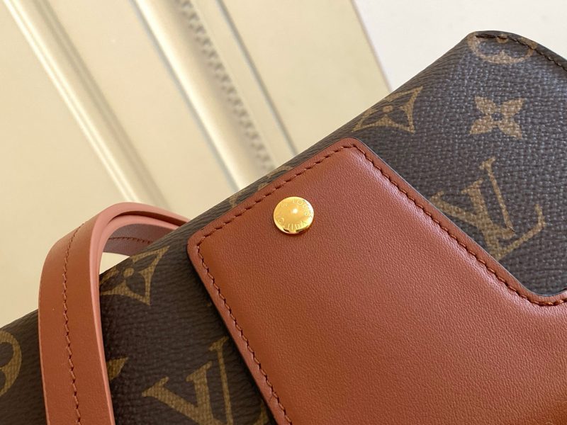 Louis Vuitton PADLOCK ON STRAP CARAMEL MONOGRAMJOJOKKREPLICAS | High Quality Replica Watches & Bags