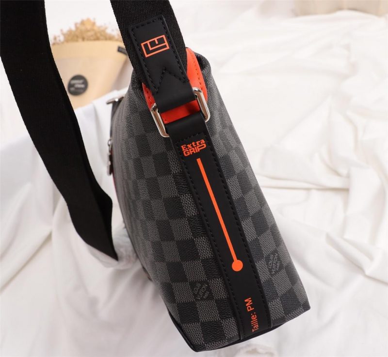Louis Vuitton DAMIER COBALT RACE DISCOVERY MESSENGER PMJOJOKKREPLICAS | High Quality Replica Watches & Bags