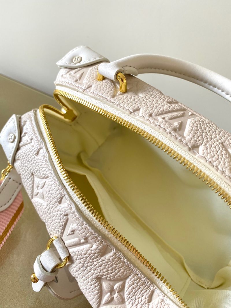 Louis Vuitton PETITE MALLE SOUPLE NEW CREMEJOJOKKREPLICAS | High Quality Replica Watches & Bags