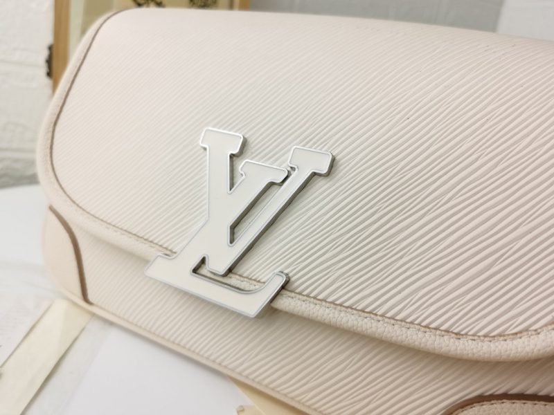 Louis Vuitton BUCI QUARTZJOJOKKREPLICAS | High Quality Replica Watches & Bags