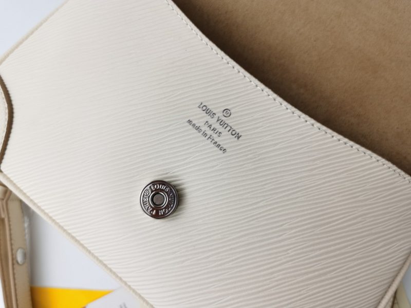 Louis Vuitton BUCI QUARTZJOJOKKREPLICAS | High Quality Replica Watches & Bags