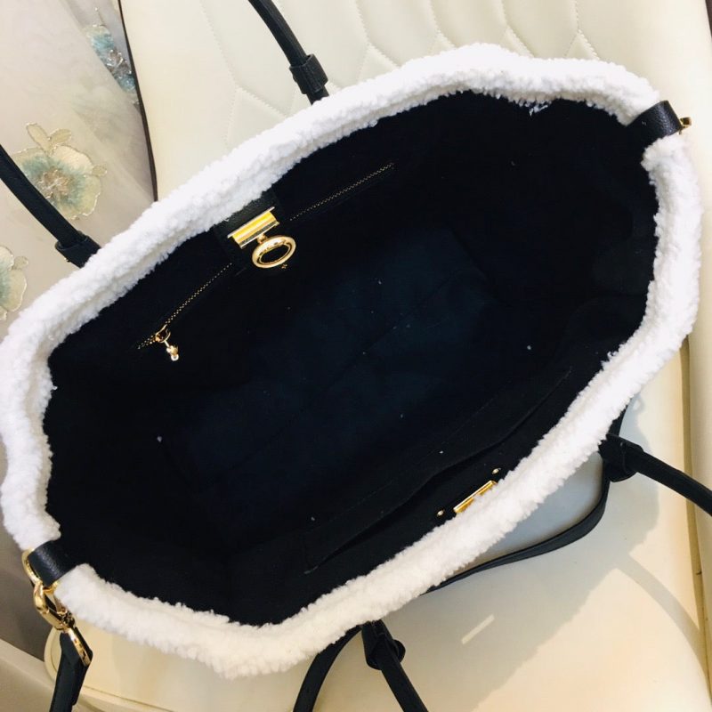 Louis Vuitton ON MY SIDE MM BLACKJOJOKKREPLICAS | High Quality Replica Watches & Bags