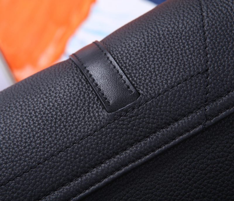 Louis Vuitton CHRISTOPHER MESSENGER BLACKJOJOKKREPLICAS | High Quality Replica Watches & Bags