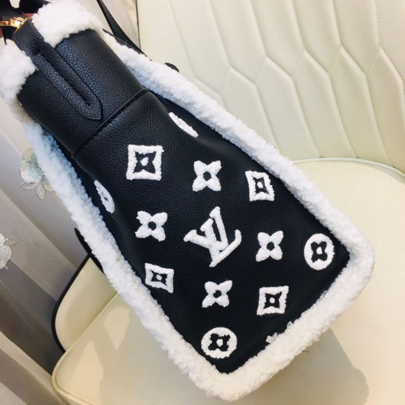 Louis Vuitton ON MY SIDE MM BLACKJOJOKKREPLICAS | High Quality Replica Watches & Bags
