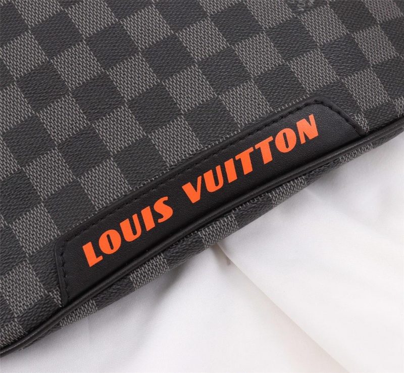 Louis Vuitton DAMIER COBALT RACE DISCOVERY BUMBAGJOJOKKREPLICAS | High Quality Replica Watches & Bags