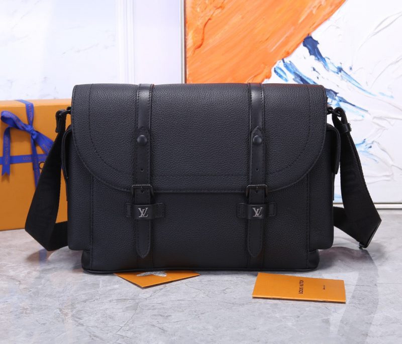 Louis Vuitton CHRISTOPHER MESSENGER BLACKJOJOKKREPLICAS | High Quality Replica Watches & Bags