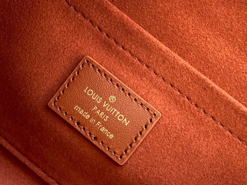 Louis Vuitton PADLOCK ON STRAP CARAMEL MONOGRAMJOJOKKREPLICAS | High Quality Replica Watches & Bags
