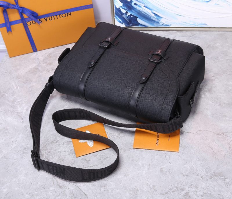 Louis Vuitton CHRISTOPHER MESSENGER BLACKJOJOKKREPLICAS | High Quality Replica Watches & Bags