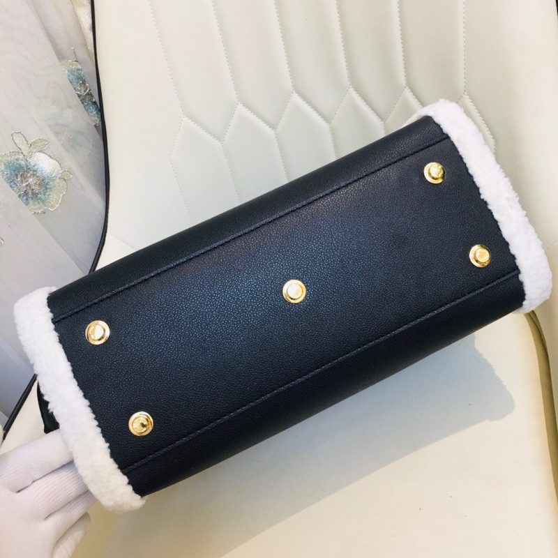 Louis Vuitton ON MY SIDE MM BLACKJOJOKKREPLICAS | High Quality Replica Watches & Bags