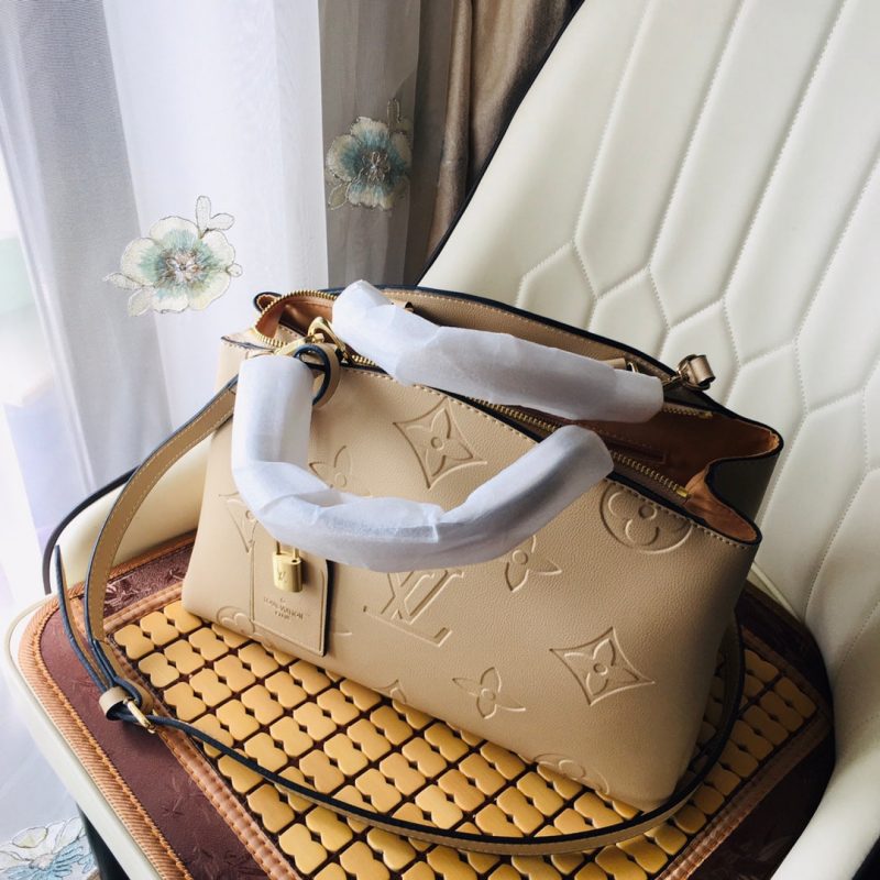 Louis Vuitton GRAND PALAIS TURTLEDOVEJOJOKKREPLICAS | High Quality Replica Watches & Bags